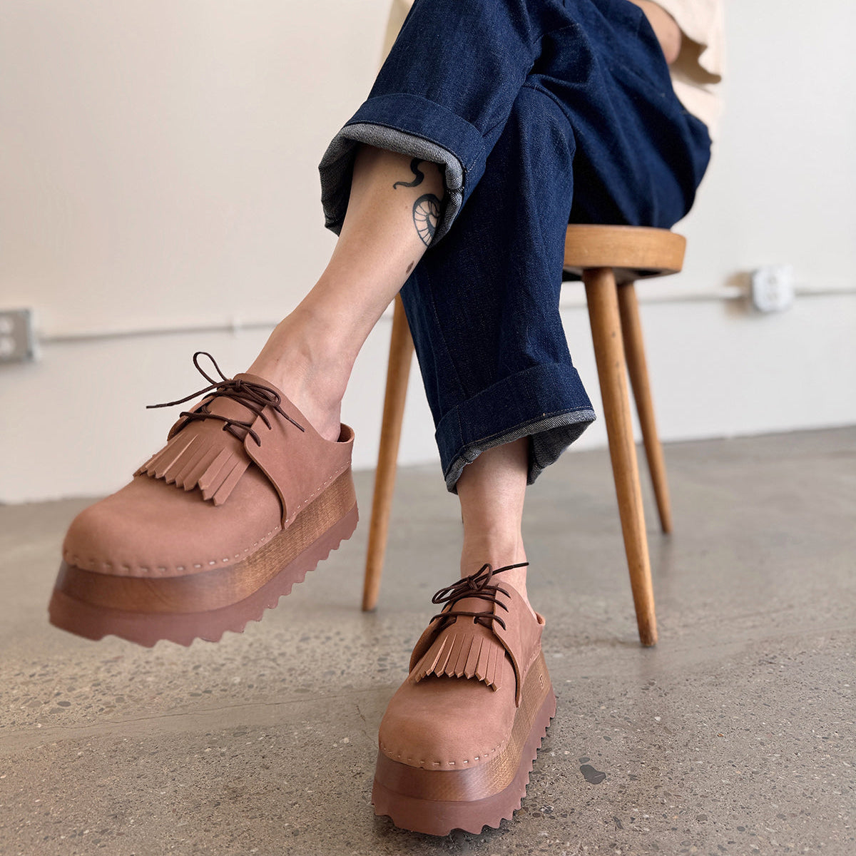 Charlie in Cocoa Nubuck - Size 8 (T2)