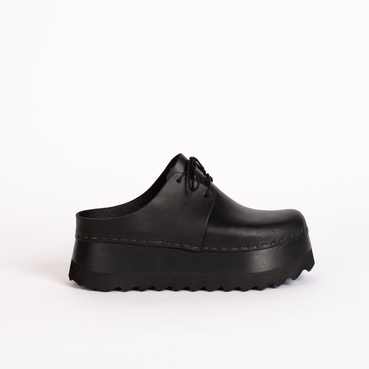 Charlie in Motoblack Leather - Size 8 (T2)