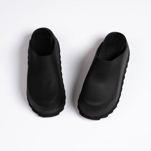 Chonk Clog in Monoblack