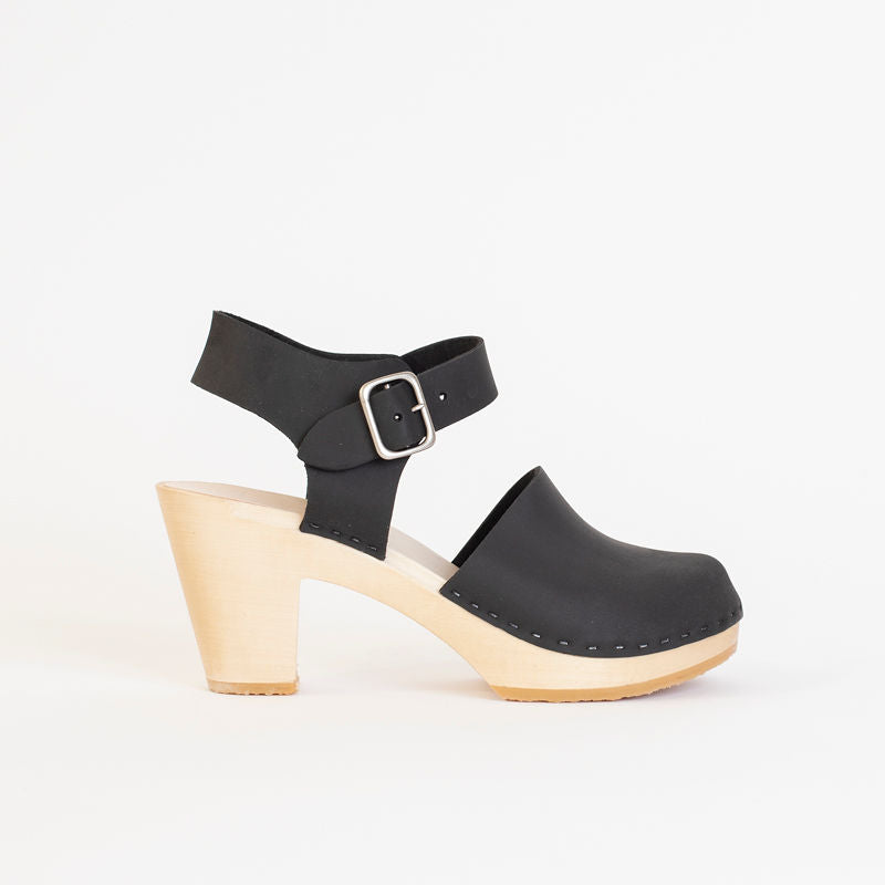 Emma Closed Toe in Coal Nubuck- Size 13 (T1)