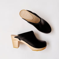 Kat in Black Leather- Size 11 (T1)