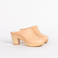 Kat Clog in Natural leather