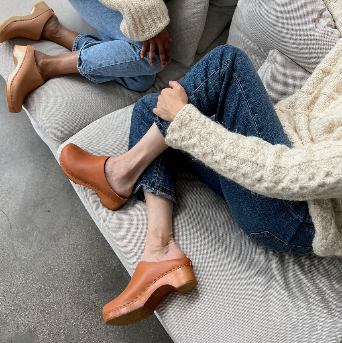 Lila shoe in toffee color, featuring a square design for a stylish, modern appearance