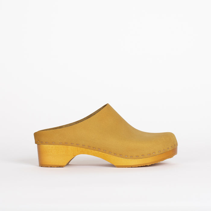 Lila Worker in Yarrow - Final Sale