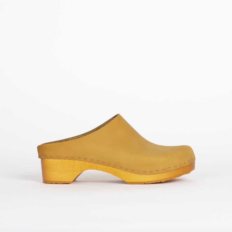 Lila Worker in Yarrow - Final Sale
