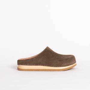 Loaf Clog in Mushroom Suede