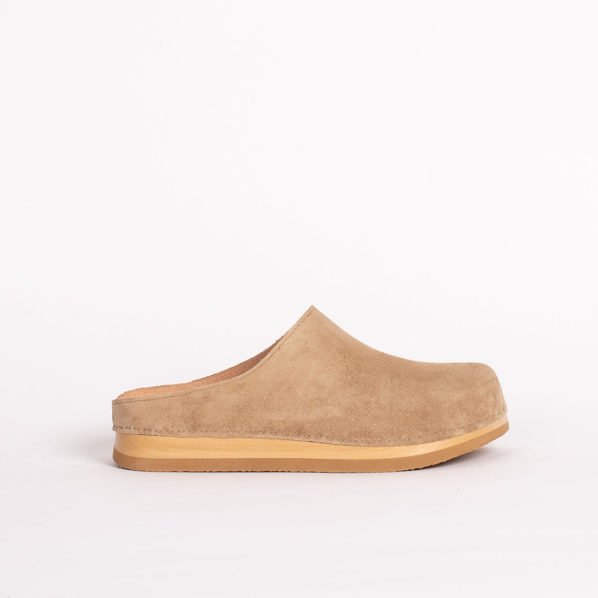 Loaf Clog in Dune Suede