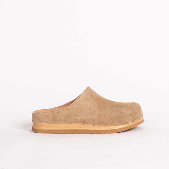 Loaf Clog in Dune Suede