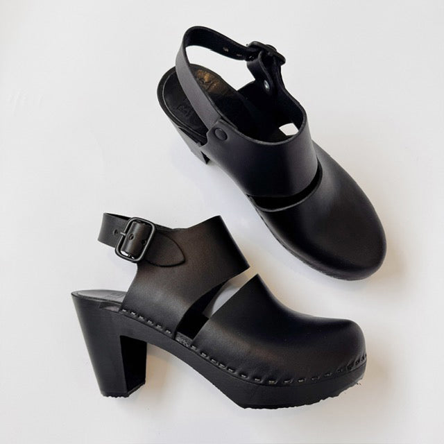 Miranda closed toe in Motoblack - Final sale