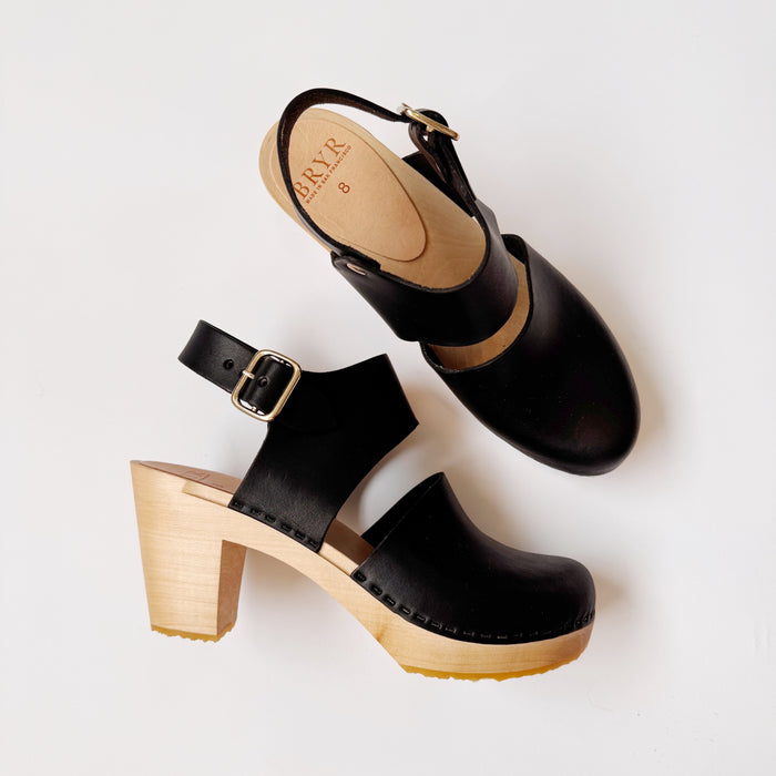 Miranda closed toe in Black