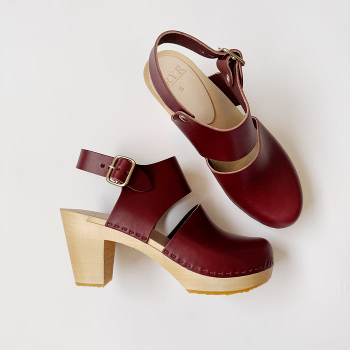 Miranda closed toe in Burgundy