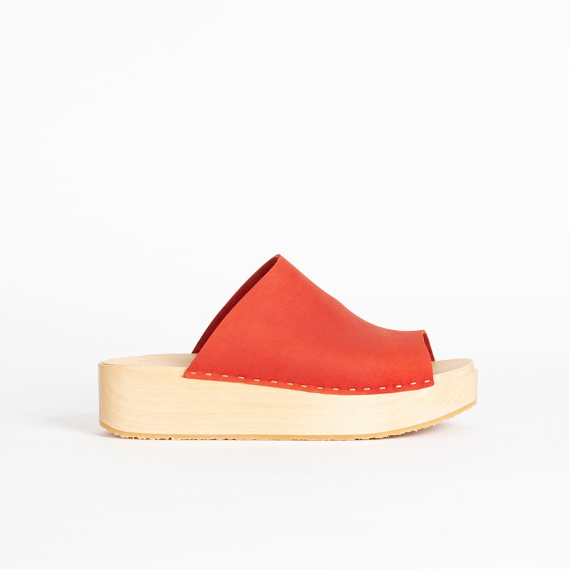 Norma platform poppy design showcasing a vibrant poppy color platform sandal with modern design