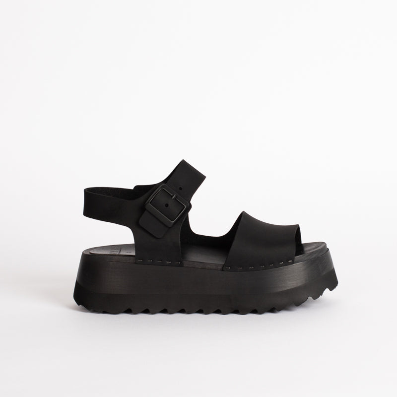 Uma in Monoblack Nubuck - Size 8 (T2)