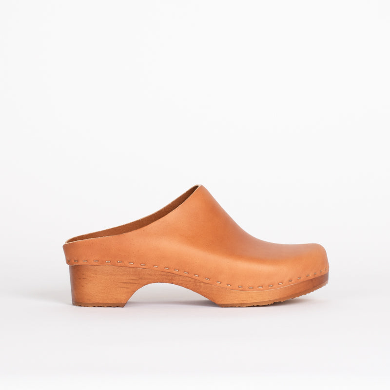 Lila Worker Clog in Toffee