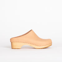 Lila worker in natural leather
