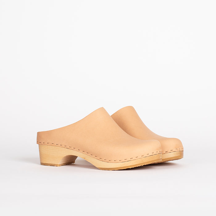 Lila worker in natural leather