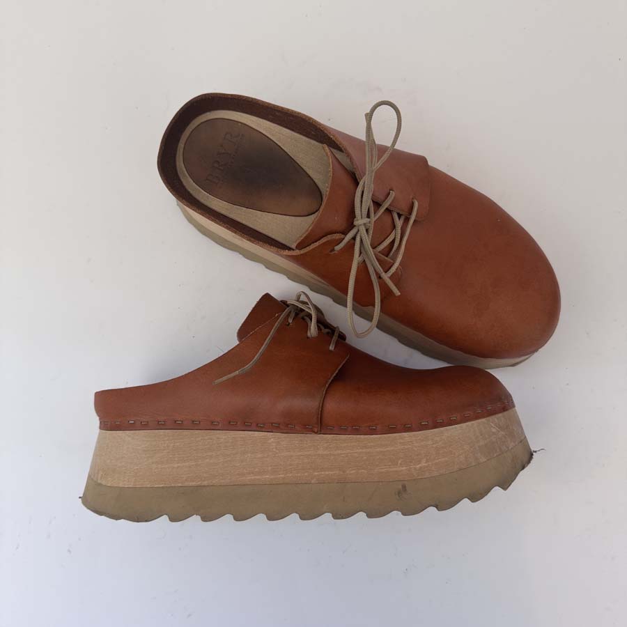 Charlie in Whiskey- Size 8 (T4)
