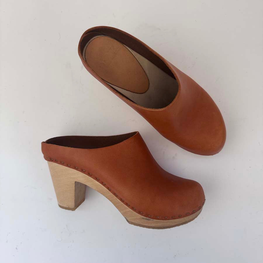 Chloe in Whiskey- Size 4 (T4)