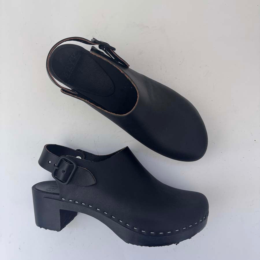 Daphne in Motoblack- Size 7 (T3)