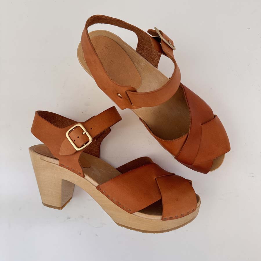 Emma Cross Toe in Natural - Size 11 (T3)