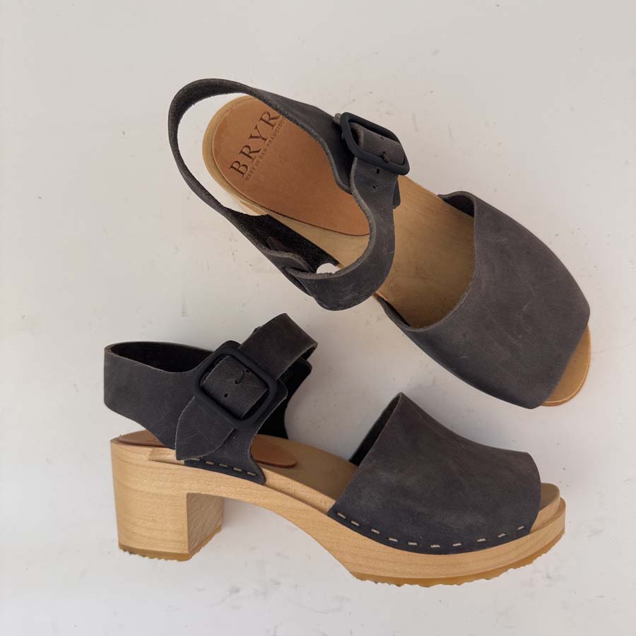 Emma Spanish Toe Block Heel in Midnight - Size 4 (T3)