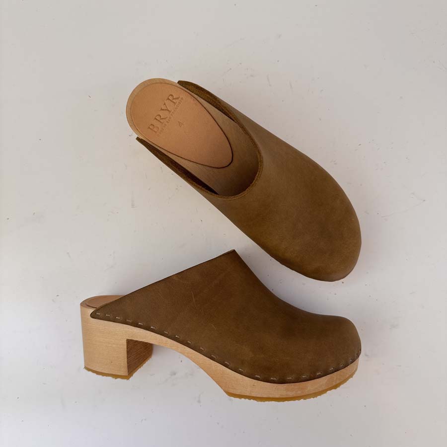 Gabe in Kelp Nubuck - Size 4 (T3)