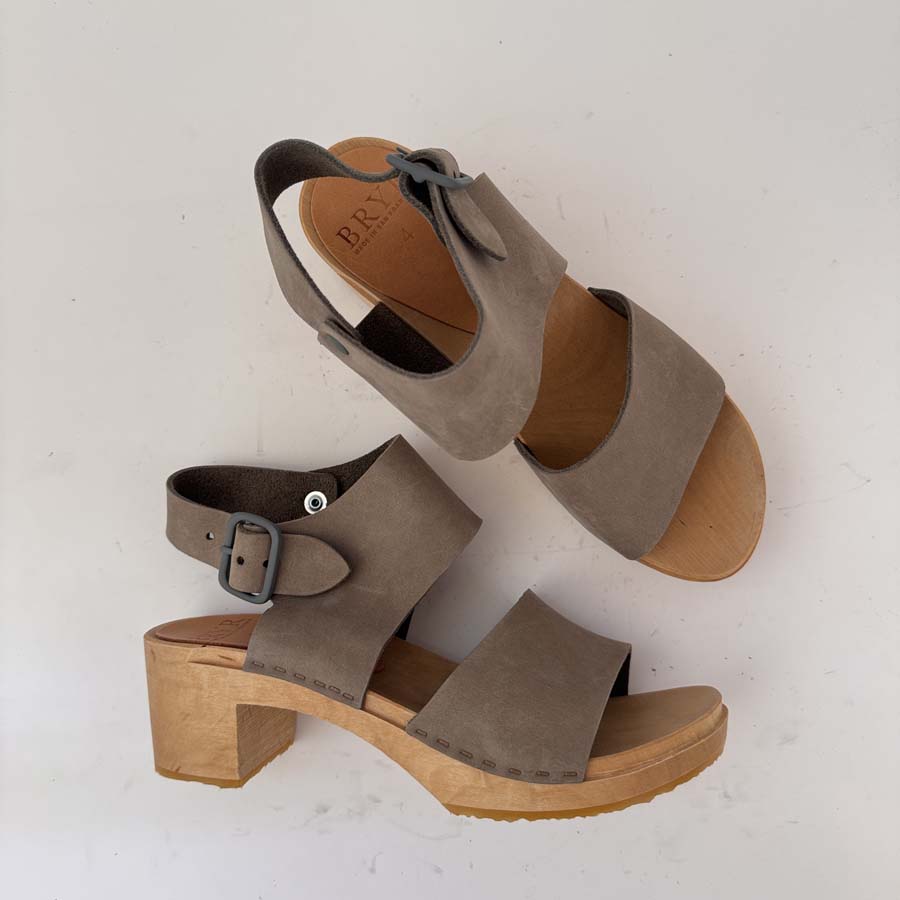 Maya in Cement Nubuck- Size 4 (T3)