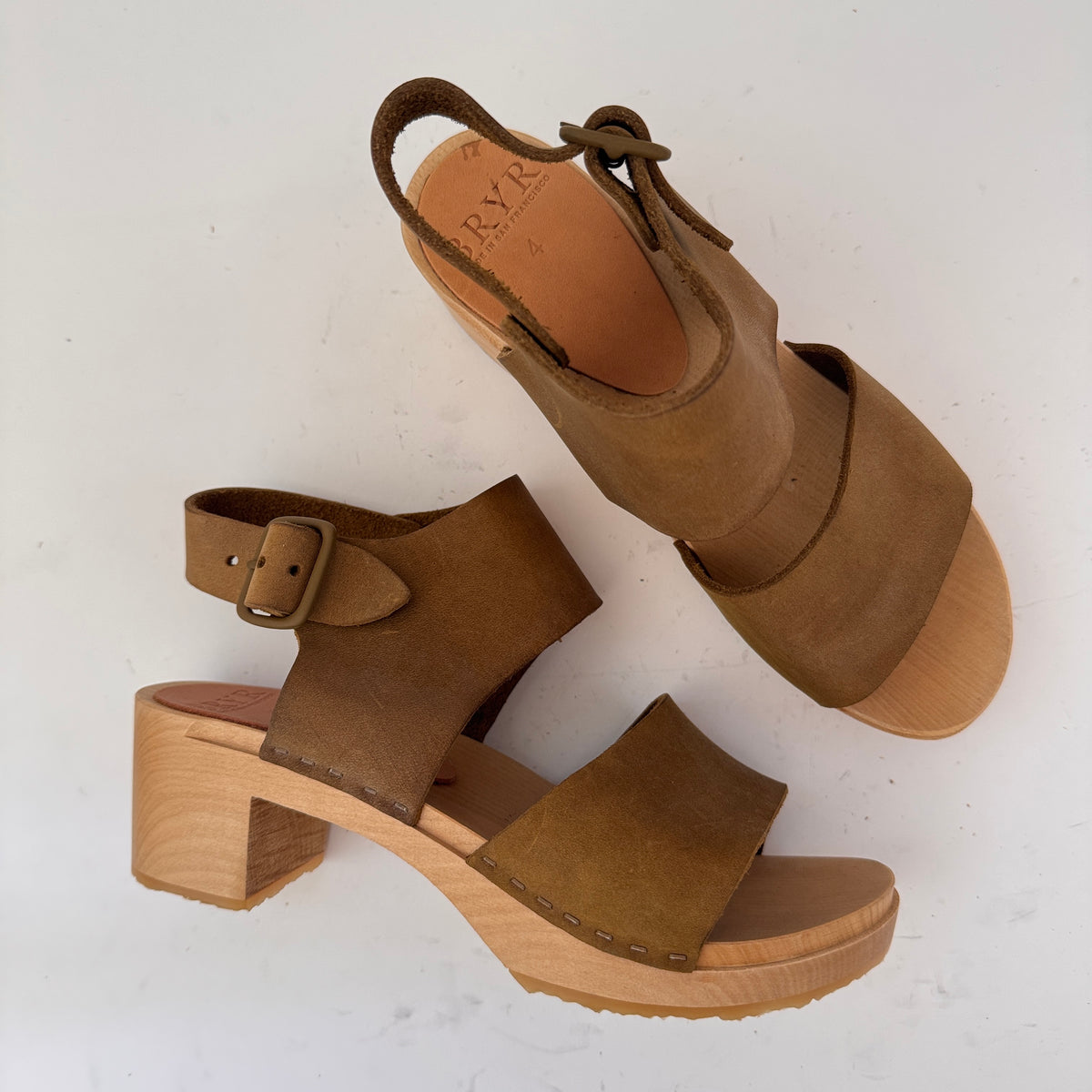 Maya in Kelp Nubuck- Size 4 (T3)