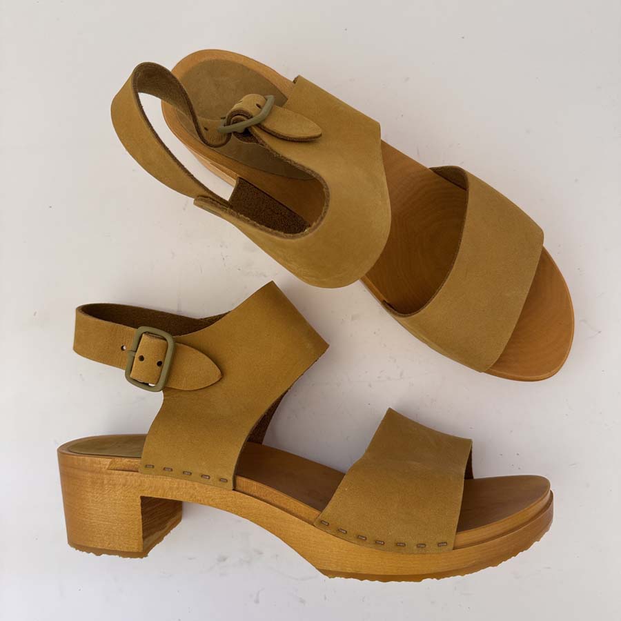 Maya in Yarrow Nubuck- Size 11 (T3)