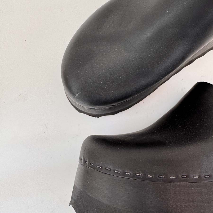 Tegan in Motoblack - Size 7 (T3)