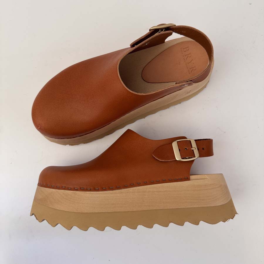 Tegan in Whiskey - Size 10 (T3)