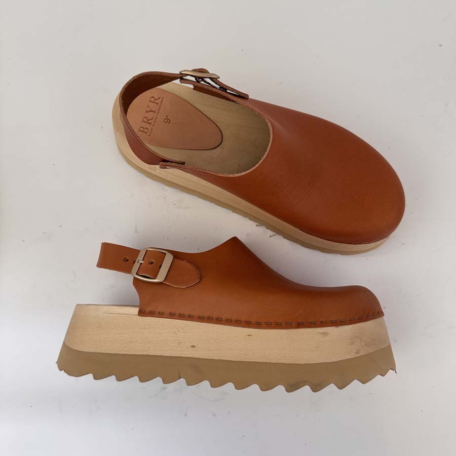Tegan in Whiskey - Size 10 (T3)