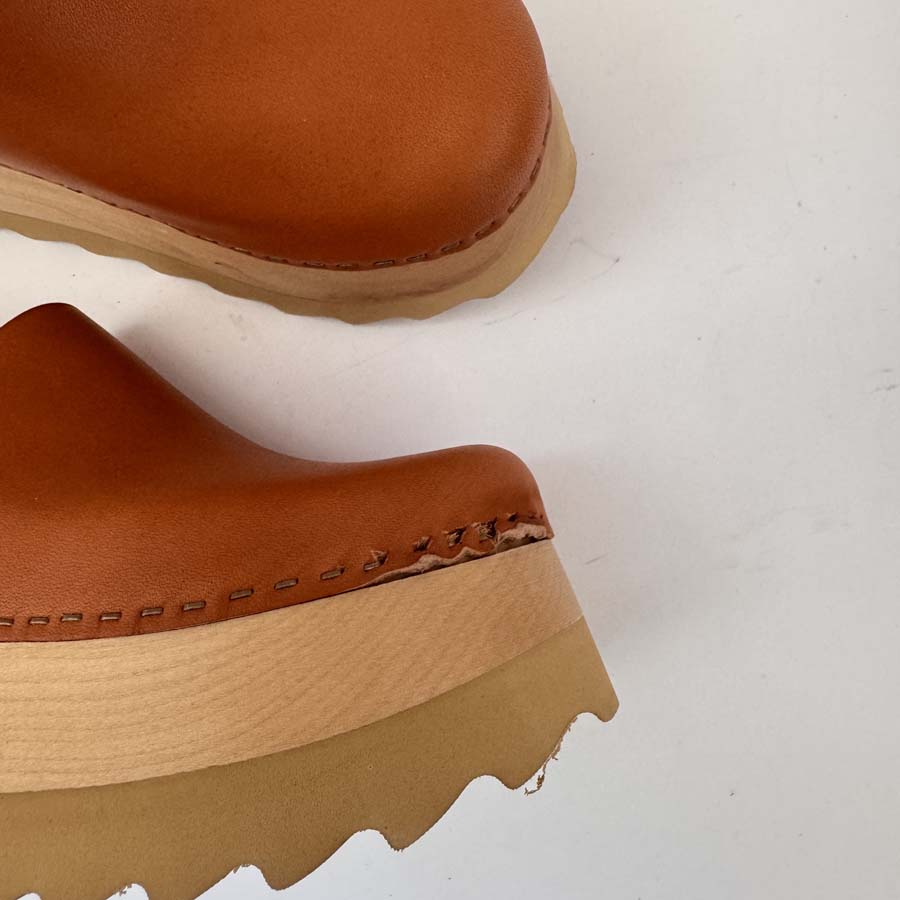 Tegan in Whiskey - Size 4 (T3)