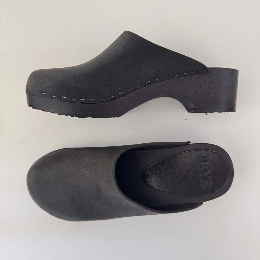 Worker in Monoblack - Size 4 (T3)
